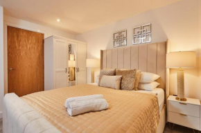 Modern Leeds Dock Apt &Free Secure Parking!